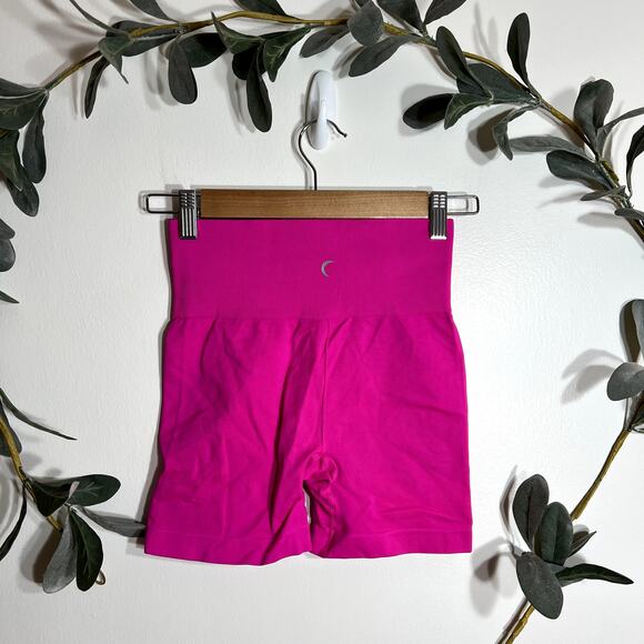 Zyia Hot Pink Ribbed Shorts LAST CALL - Picture 2 of 3